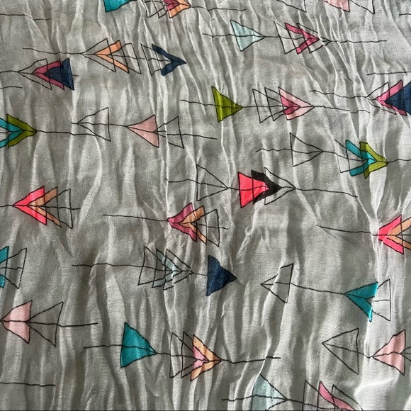 Abstract printed grey scarf - Picture 3 of 6